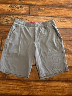 Under Armour Gray Men's Shorts With Pockets
